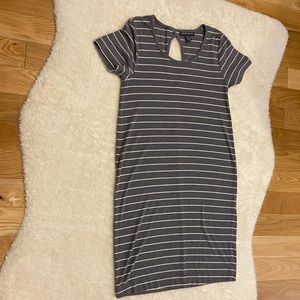 A Pea in the Pod Maternity Dress